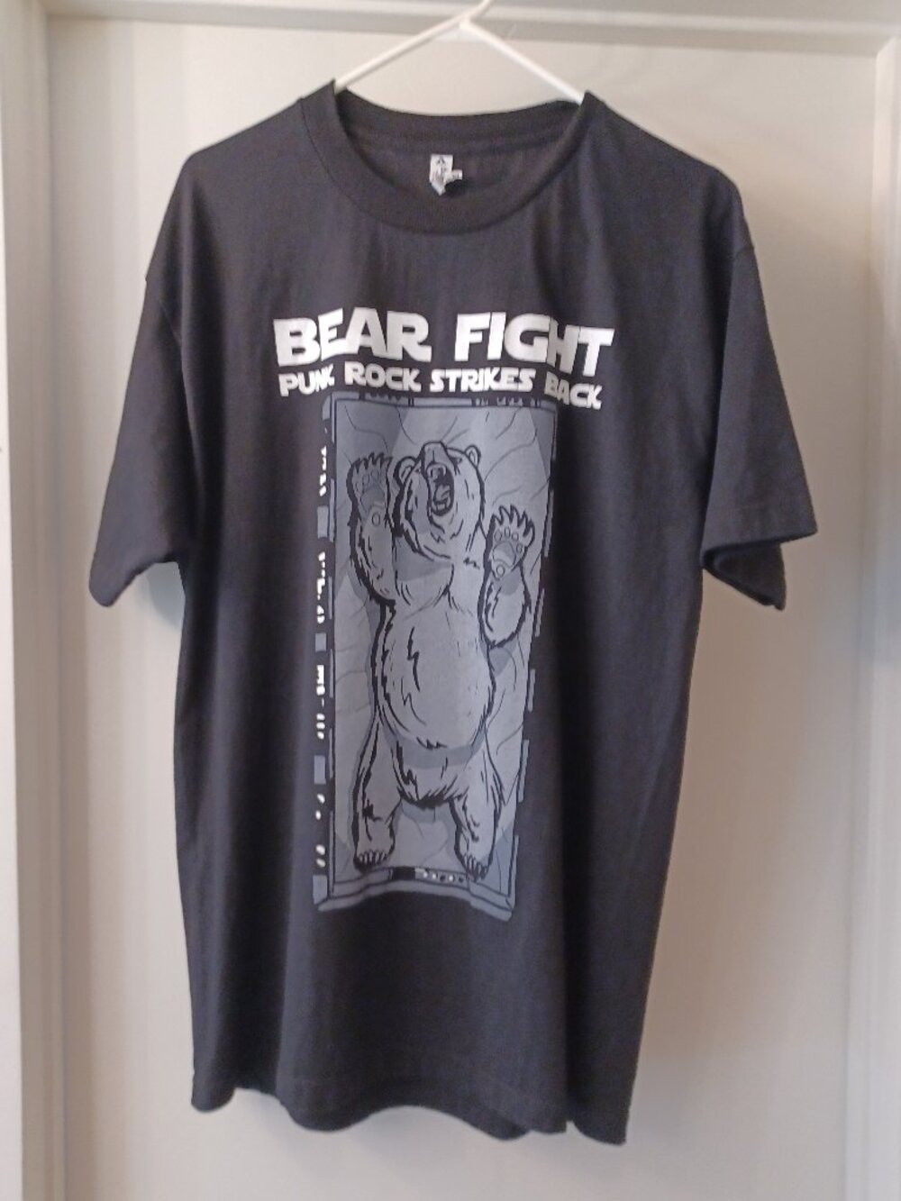 Bear Fight T-shirt - Size L